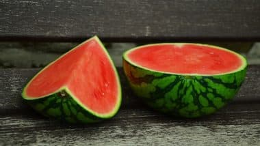 Fake Watermelon: рдЕрд╕рд▓реА рдФрд░ рдирдХрд▓реА рддрд░рдмреВрдЬ рдХреА рдХреИрд╕реЗ рдХрд░реЗрдВ рдкрд╣рдЪрд╛рди? рддрдорд┐рд▓рдирд╛рдбреБ рдореЗрдВ рдЦрд╛рджреНрдп рд╕реБрд░рдХреНрд╖рд╛ рдкреНрд░рд╛рдзрд┐рдХрд░рдг рдиреЗ 2,000 рдХрд┐рд▓реЛрдЧреНрд░рд╛рдо рд╕реЗ рдЬреНрдпрд╛рджрд╛ рдШрдЯрд┐рдпрд╛ рддрд░рдмреВрдЬ рдХрд┐рдП рдирд╖реНрдЯ, рдЬрд╛рдиреЗрдВ рдорд┐рд▓рд╛рд╡рдЯ рдХреА рдЬрд╛рдВрдЪ рдХрд░рдиреЗ рдХреЗ рдЖрд╕рд╛рди рдЙрдкрд╛рдп